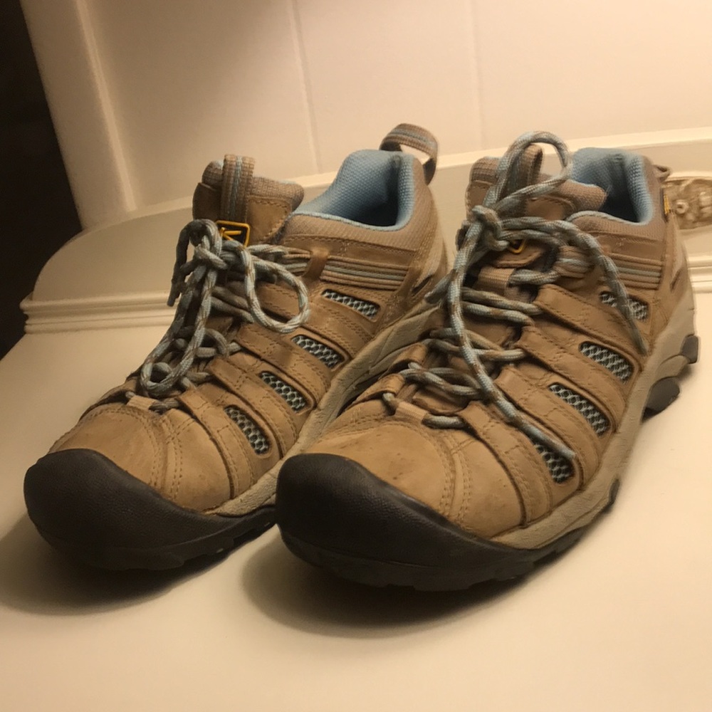 Keen hikers 8.5 tan aqua mesh leather
